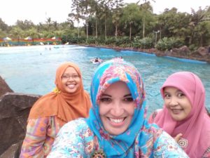 owabong-wahana-kolam-ombak-2