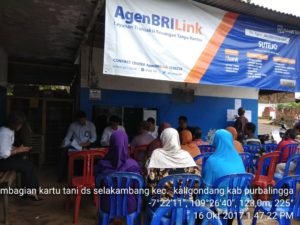 distribusi kartu tani di desa selakambang